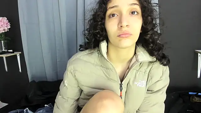 Snapshot of TeensNews18 chatting on November 14, 2025, 12:37 pm TeensNews18 online show from November 14, 2025, 12:37 pm