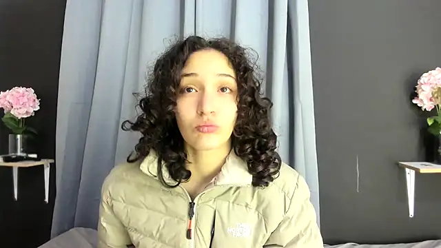 Snapshot of TeensNews18 chatting on November 19, 2025, 11:21 am TeensNews18 online show from November 19, 2025, 11:21 am