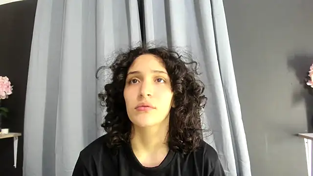 Snapshot of TeensNews18 chatting on December 3, 2025, 11:36 pm TeensNews18 online show from December 3, 2025, 11:36 pm