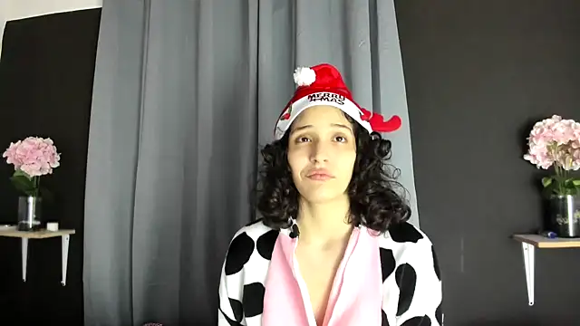 Snapshot of TeensNews18 chatting on December 19, 2025, 11:50 am TeensNews18 online show from December 19, 2025, 11:50 am