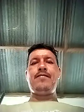 colombiano198720 online show from September 21, 2025, 4:08 pm