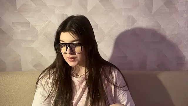 CarylWeatherholtz online show from November 20, 2025, 7:41 am