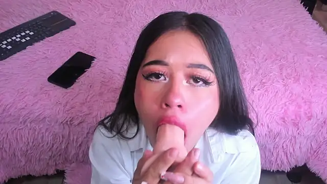 Dulceemia  online show from September 19, 2025, 7:36 pm