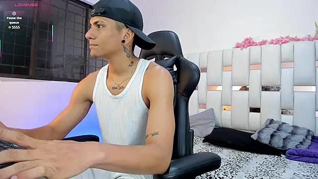 Adan Oriol online show from February 28, 2026, 4:24 am