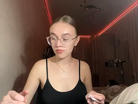 Snapshot of bellameow88 chatting on October 10, 2025, 12:04 pm bellameow88 online show from October 10, 2025, 12:04 pm