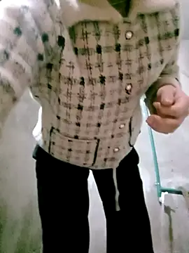 Maymay0033 online show from December 1, 2025, 11:54 pm