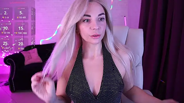 BellaRayyy online show from February 22, 2026, 9:02 pm