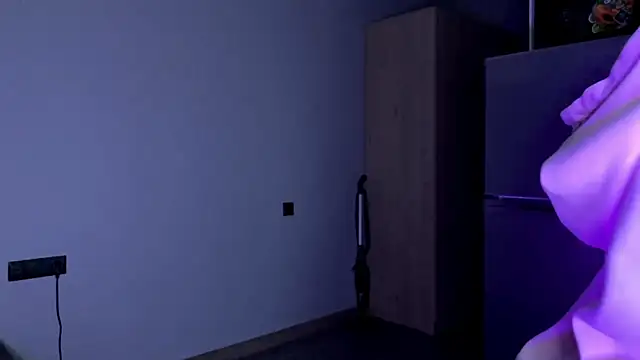 Snapshot of AiMinix chatting on September 27, 2025, 4:12 pm AiMinix online show from September 27, 2025, 4:12 pm