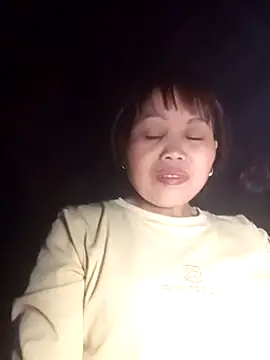  YooY  online show from November 12, 2025, 3:12 pm