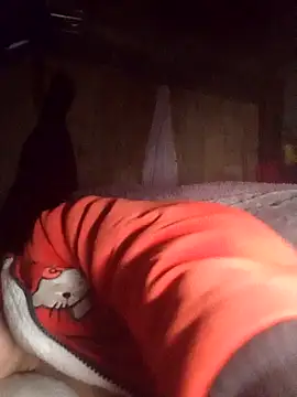  YooY  online show from November 24, 2025, 11:04 pm