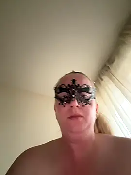 Snapshot of Eflctt chatting on October 6, 2025, 4:37 pm Eflctt online show from October 6, 2025, 4:37 pm