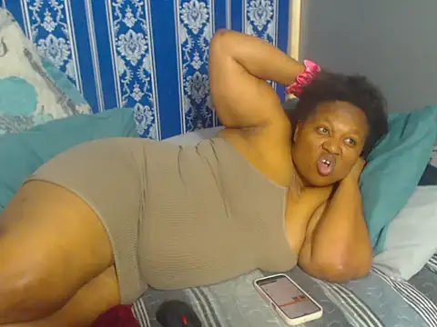 Snapshot of JUICEYLIPS333 chatting on November 7, 2025, 6:13 am JUICEYLIPS333 online show from November 7, 2025, 6:13 am