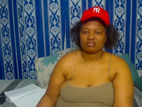 Snapshot of JUICEYLIPS333 chatting on November 7, 2025, 6:19 pm JUICEYLIPS333 online show from November 7, 2025, 6:19 pm