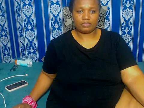 Snapshot of JUICEYLIPS333 chatting on November 15, 2025, 7:32 pm JUICEYLIPS333 online show from November 15, 2025, 7:32 pm