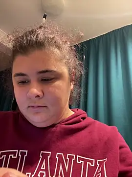 Snapshot of AliceCurlyX chatting on December 1, 2025, 10:37 pm AliceCurlyX online show from December 1, 2025, 10:37 pm