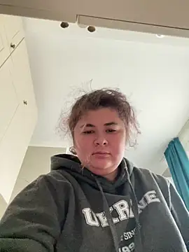 Snapshot of AliceCurlyX chatting on December 14, 2025, 11:04 am AliceCurlyX online show from December 14, 2025, 11:04 am