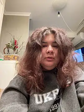 Snapshot of AliceCurlyX chatting on December 15, 2025, 11:42 pm AliceCurlyX online show from December 15, 2025, 11:42 pm