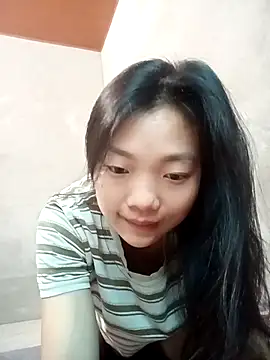 Snapshot of Ananine chatting on April 6, 2026, 11:49 pm Ananine online show from April 6, 2026, 11:49 pm