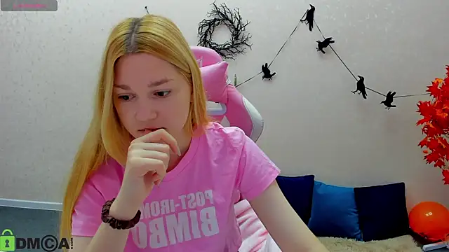 Sylvia Ortiz online show from November 4, 2025, 1:05 am