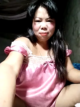 lusy-00 online show from December 18, 2025, 10:49 pm