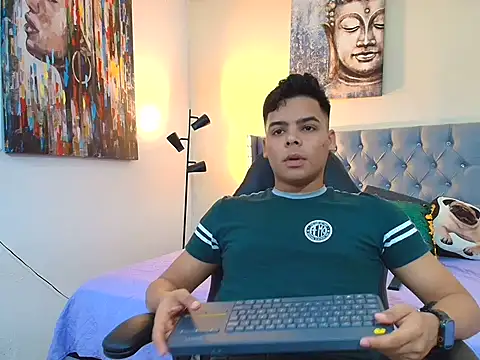 stewart mateo  online show from September 13, 2025, 2:55 am