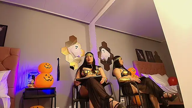 Snapshot of MistressScarlet_LS chatting on October 16, 2025, 1:12 pm MistressScarlet LS online show from October 16, 2025, 1:12 pm