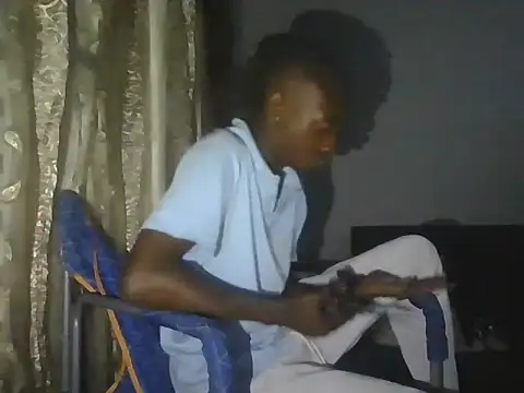 Snapshot of Nykho17 chatting on October 25, 2025, 11:54 pm Nykho17 online show from October 25, 2025, 11:54 pm