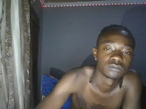 Snapshot of Nykho17 chatting on November 1, 2025, 9:28 pm Nykho17 online show from November 1, 2025, 9:28 pm