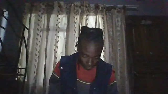 Snapshot of Nykho17 chatting on November 5, 2025, 1:05 am Nykho17 online show from November 5, 2025, 1:05 am