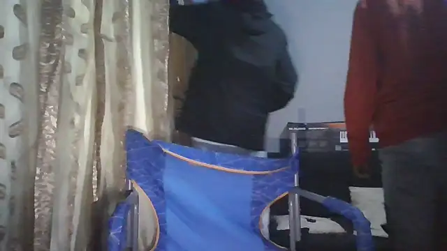 Snapshot of Nykho17 chatting on November 16, 2025, 8:25 pm Nykho17 online show from November 16, 2025, 8:25 pm