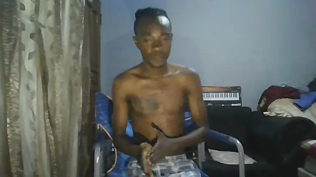 Snapshot of Nykho17 chatting on November 17, 2025, 8:58 pm Nykho17 online show from November 17, 2025, 8:58 pm