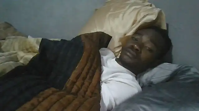 Snapshot of Nykho17 chatting on November 25, 2025, 12:43 am Nykho17 online show from November 25, 2025, 12:43 am