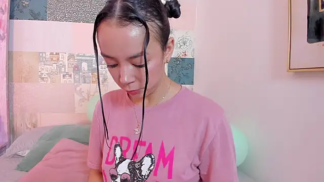 hillary chen online show from November 14, 2025, 2:43 am