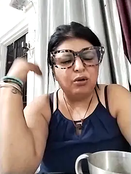 Snapshot of Jann_Riya333 chatting on May 10, 2026, 6:40 am Jann Riya333 online show from May 10, 2026, 6:40 am