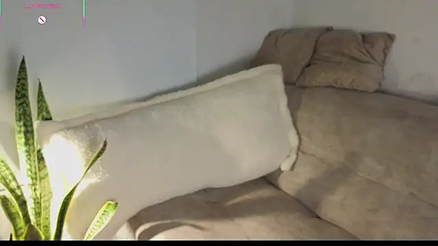 Snapshot of NicoleLeinn chatting on November 21, 2025, 11:14 pm NicoleLeinn online show from November 21, 2025, 11:14 pm