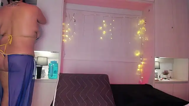 VickyRuiz  online show from February 5, 2026, 12:43 pm