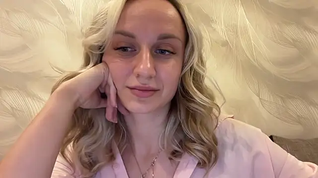 AdeleEverhart online show from December 2, 2025, 7:20 pm