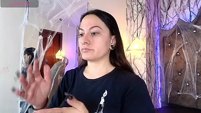 Zami Escobar of online show from October 28, 2025, 6:10 pm