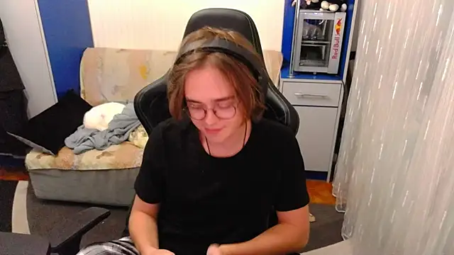 Twinchik online show from October 25, 2025, 10:26 pm