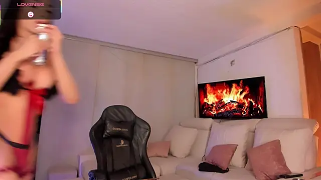 Snapshot of BadRose24 chatting on February 10, 2026, 12:59 am BadRose24 online show from February 10, 2026, 12:59 am