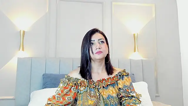 victoria bourne online show from October 11, 2025, 7:23 pm