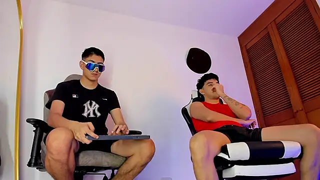 Snapshot of sotooliver3 chatting on November 2, 2025, 8:00 pm sotooliver3 online show from November 2, 2025, 8:00 pm