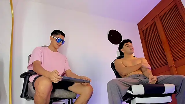 Snapshot of sotooliver3 chatting on November 3, 2025, 8:32 pm sotooliver3 online show from November 3, 2025, 8:32 pm