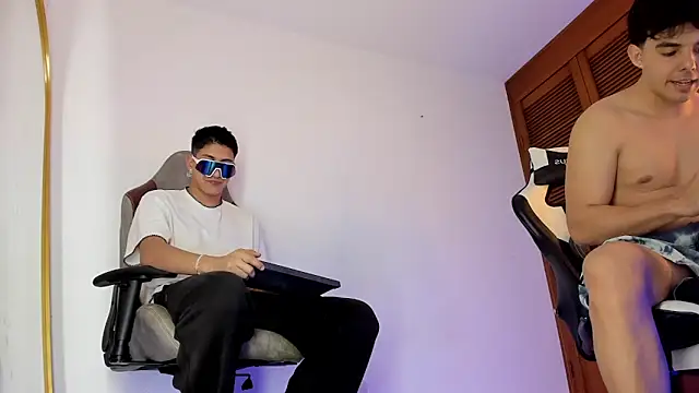 Snapshot of sotooliver3 chatting on December 2, 2025, 9:54 pm sotooliver3 online show from December 2, 2025, 9:54 pm