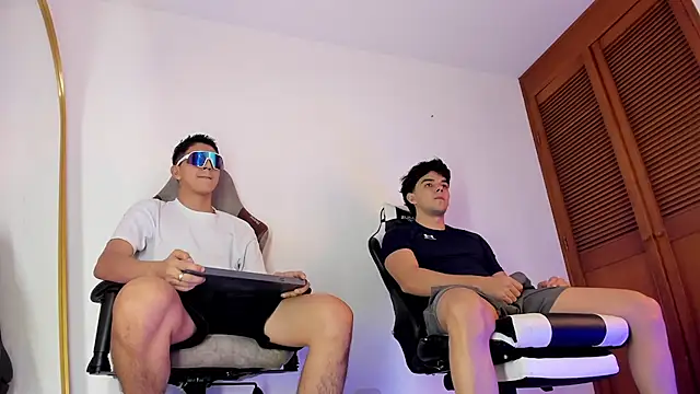 Snapshot of sotooliver3 chatting on December 3, 2025, 7:23 pm sotooliver3 online show from December 3, 2025, 7:23 pm