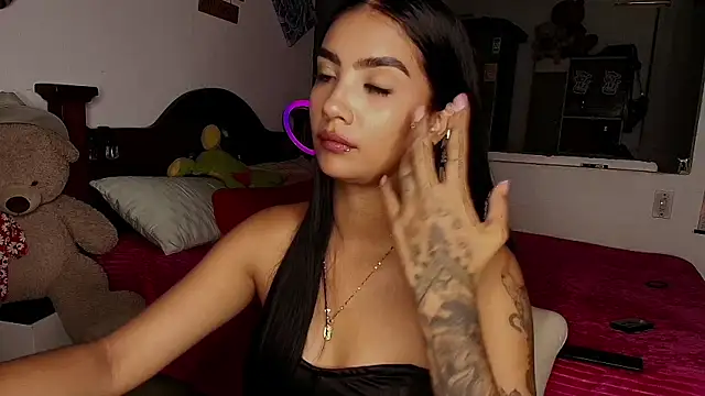 Snapshot of mia_yireth chatting on September 15, 2025, 12:32 am mia yireth online show from September 15, 2025, 12:32 am