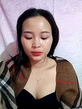 Lili lovely online show from November 15, 2025, 1:14 am