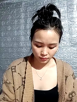 Lili lovely online show from December 19, 2025, 2:13 pm