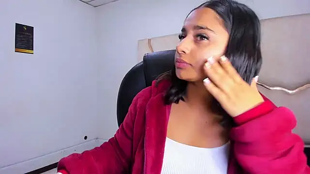 ScarletDoll online show from December 5, 2025, 3:48 am