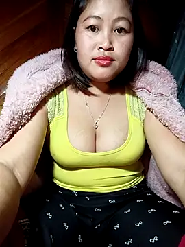 Snapshot of maycuc123 chatting on December 14, 2025, 12:10 pm maycuc123 online show from December 14, 2025, 12:10 pm